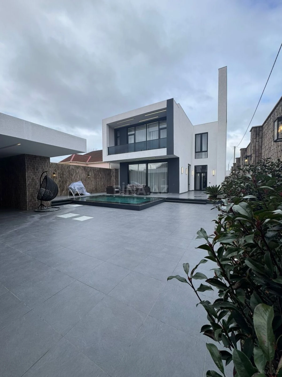 Satılır 4 otaqlı həyət evi 250 m²