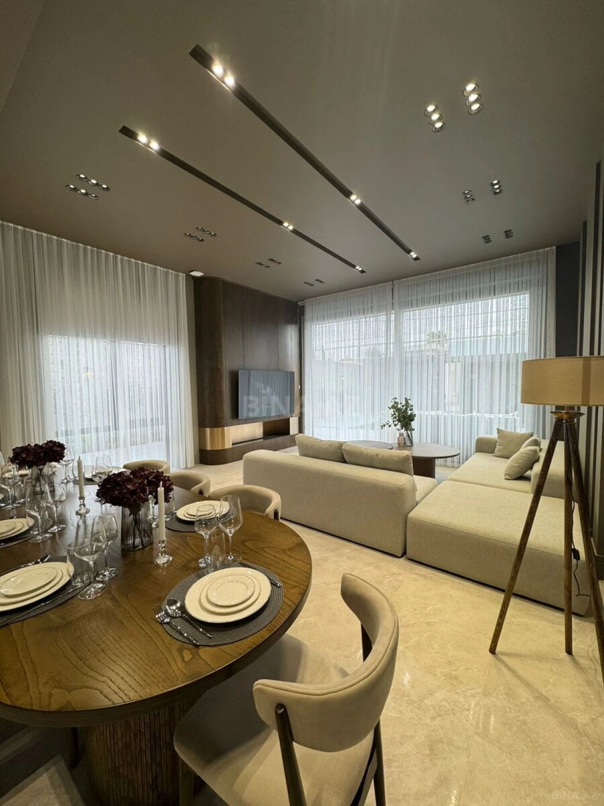 Satılır 4 otaqlı həyət evi 250 m²