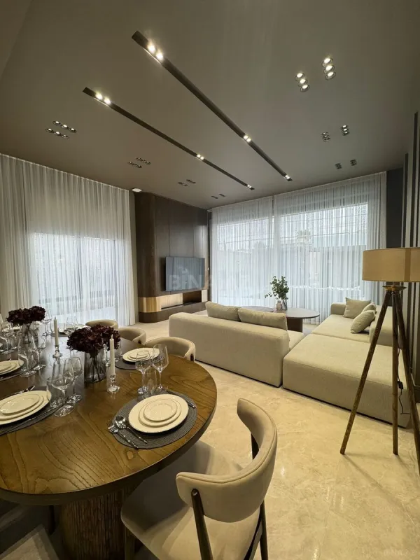 Satılır 4 otaqlı həyət evi 250 m²