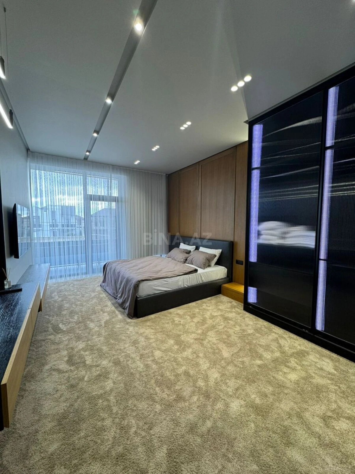 Satılır 4 otaqlı həyət evi 250 m²