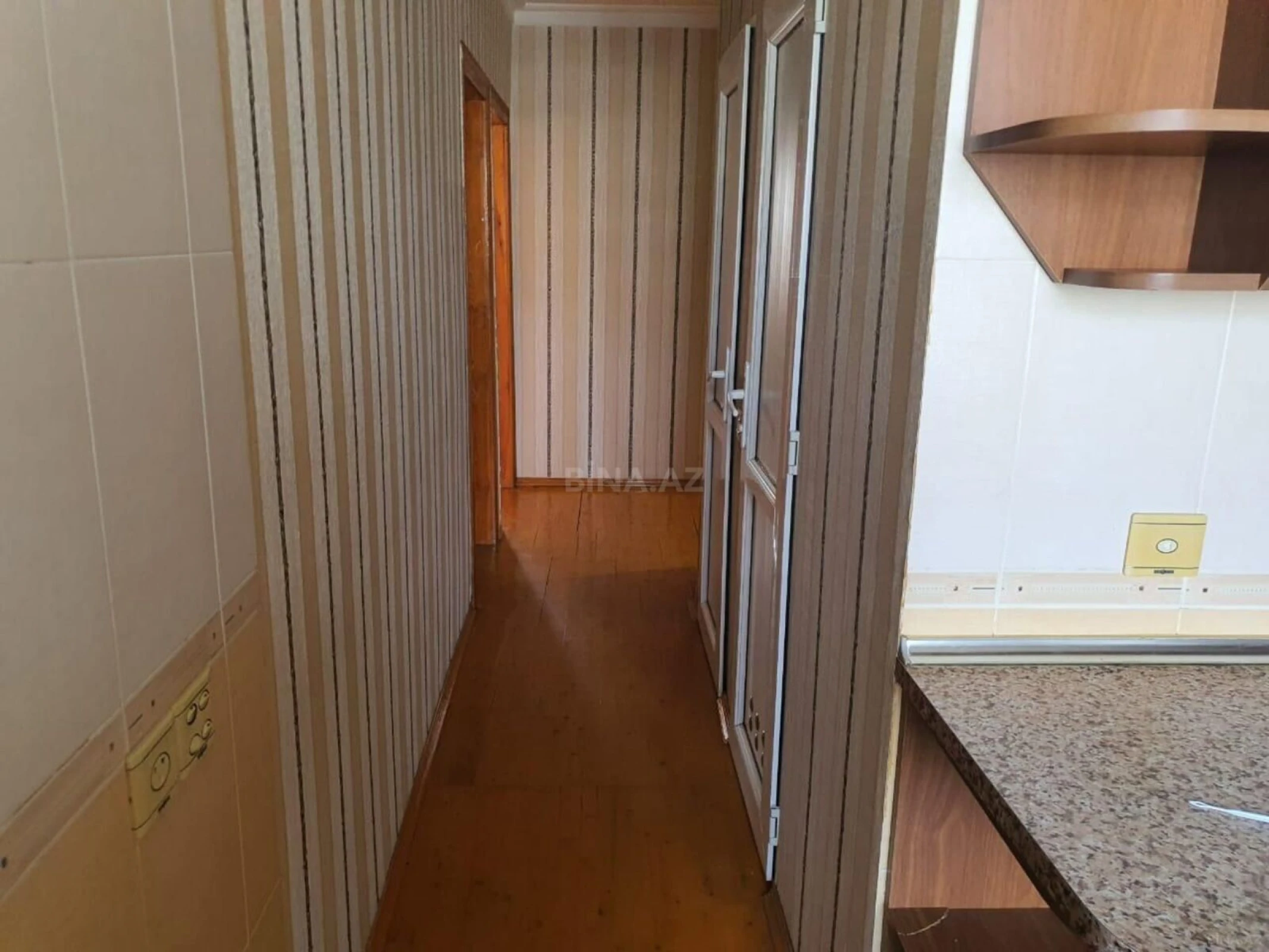 Satılır 4 otaqlı mənzil 100 m²