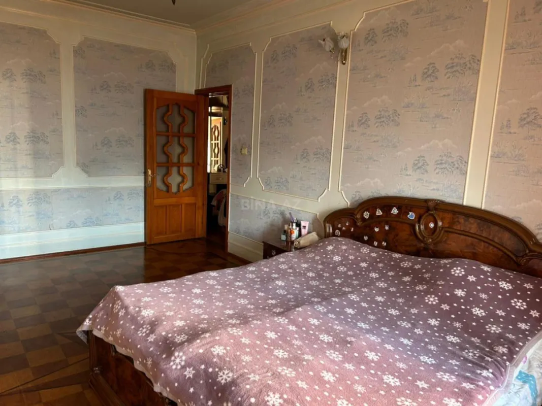 Satılır 4 otaqlı mənzil 100 m²