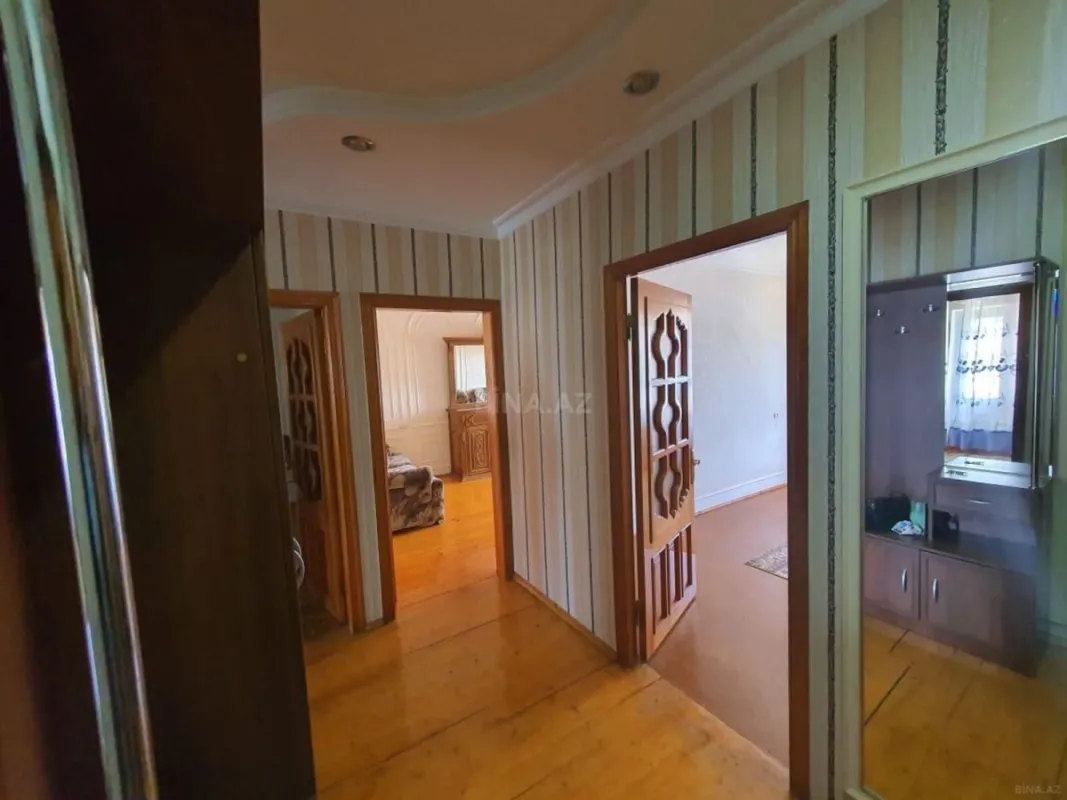 Satılır 4 otaqlı mənzil 100 m²