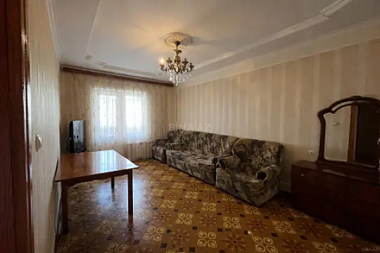 Satılır 4 otaqlı mənzil 100 m²