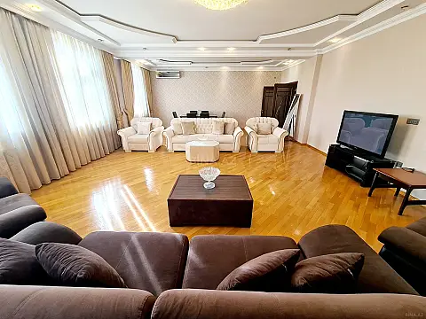 Kirayə verilir 3 otaqlı mənzil 175 m²