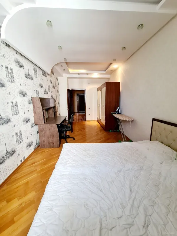 Kirayə verilir 3 otaqlı mənzil 175 m²