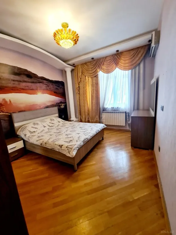 Kirayə verilir 3 otaqlı mənzil 175 m²