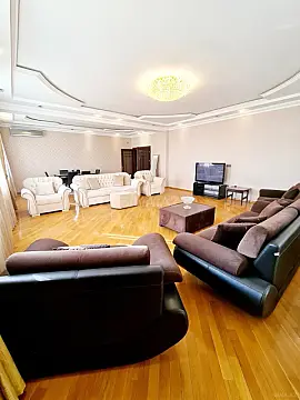 Kirayə verilir 3 otaqlı mənzil 175 m² — Bakı, Nərimanov 3 otaq 175.00 m²