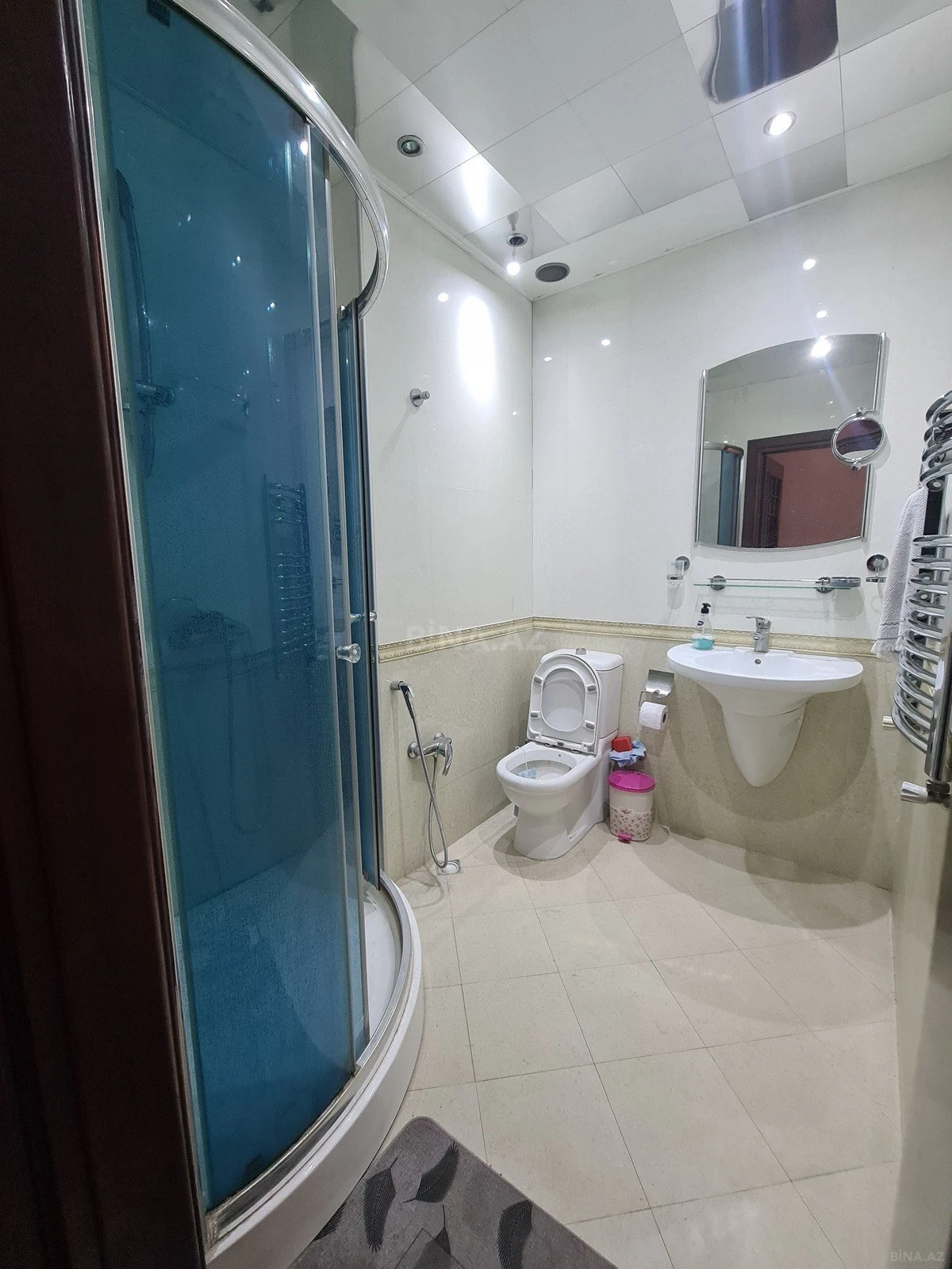 Kirayə verilir 3 otaqlı mənzil 175 m²