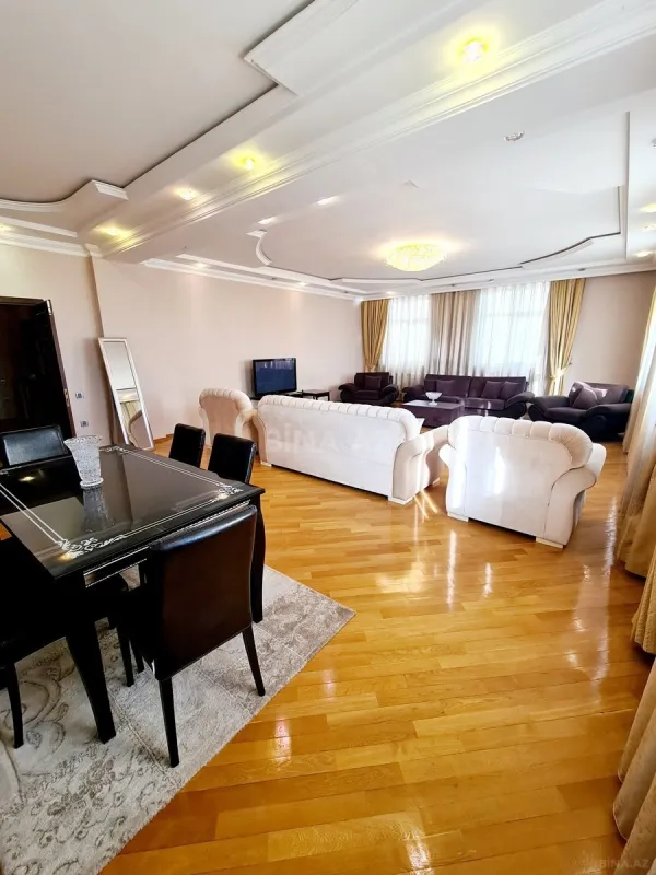 Kirayə verilir 3 otaqlı mənzil 175 m²
