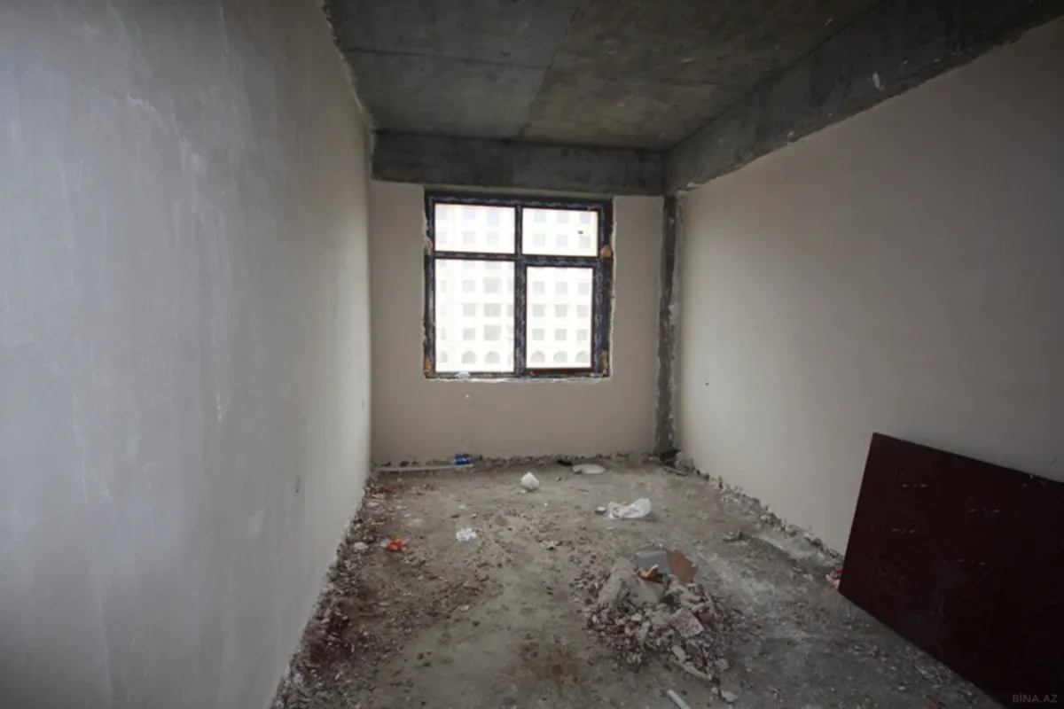 Satılır 5 otaqlı mənzil 202 m²