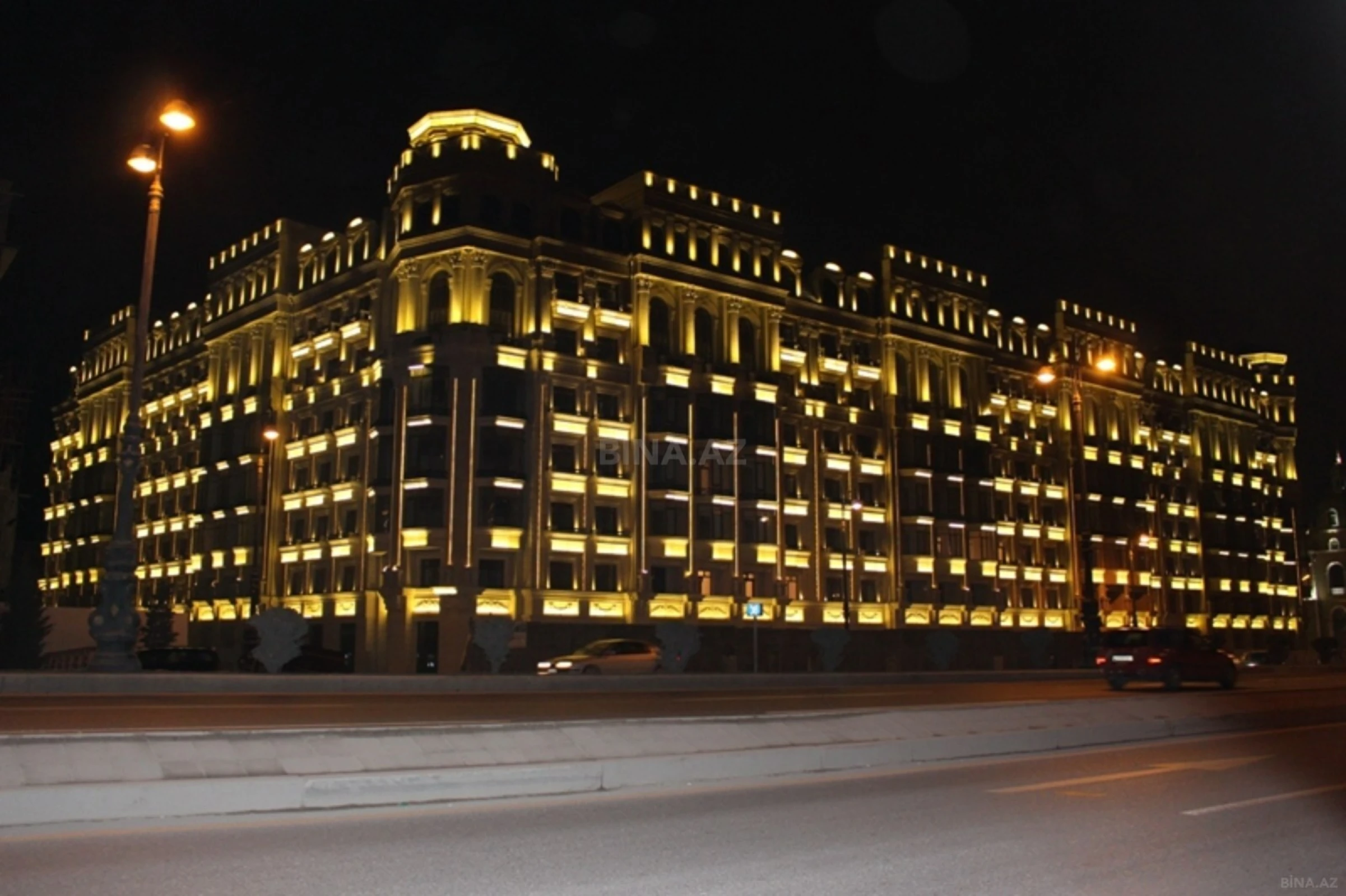 Satılır 5 otaqlı mənzil 202 m²