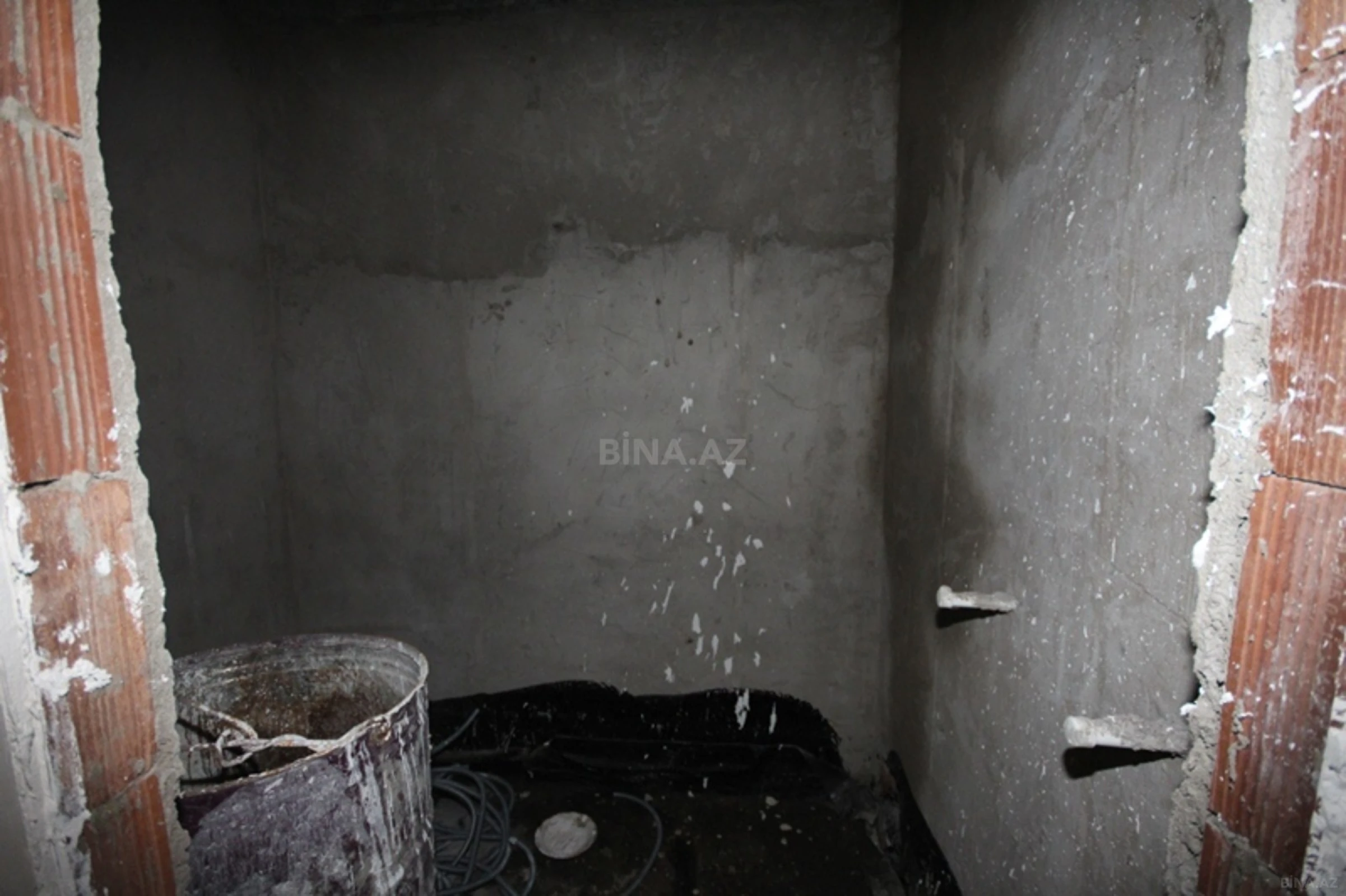 Satılır 5 otaqlı mənzil 202 m²