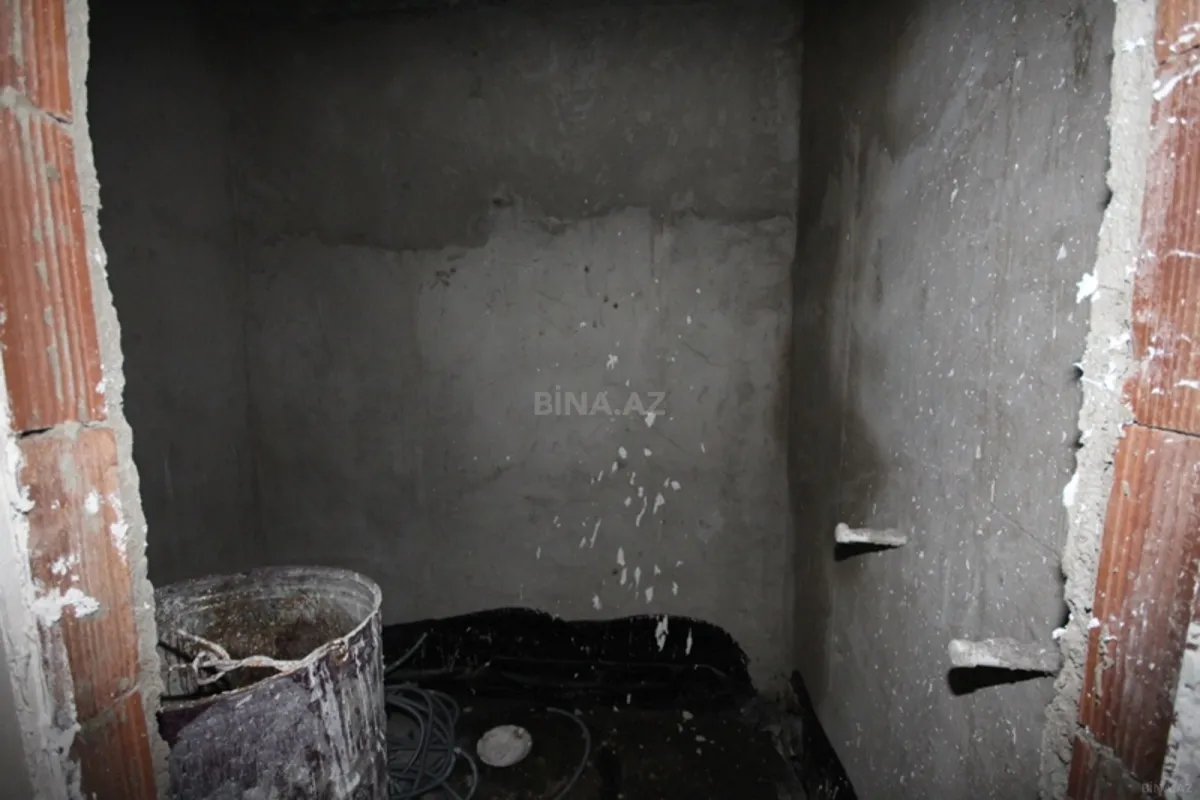 Satılır 5 otaqlı mənzil 202 m²