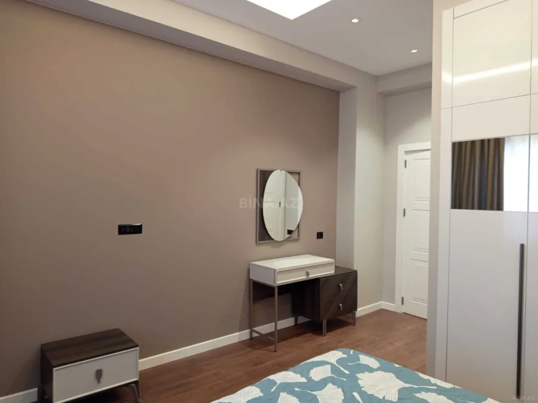 Kirayə verilir 3 otaqlı mənzil 160 m²