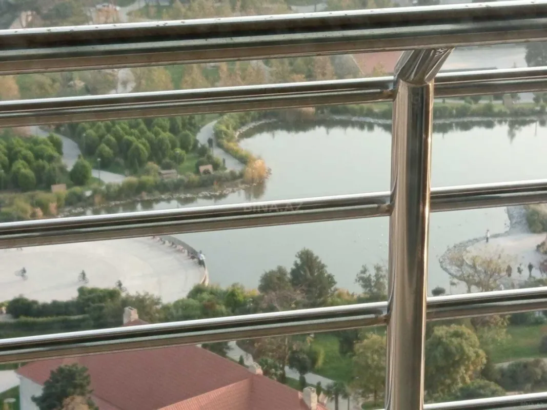 Kirayə verilir 3 otaqlı mənzil 160 m²