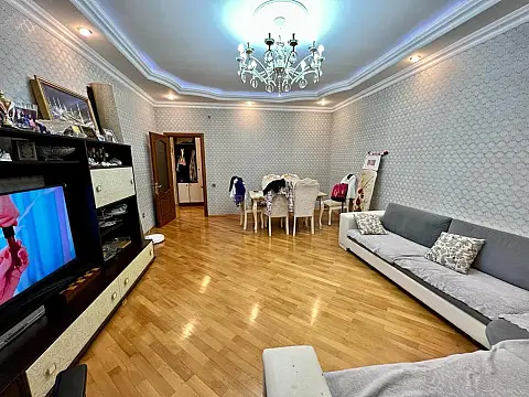Satılır 3 otaqlı mənzil 86 m²