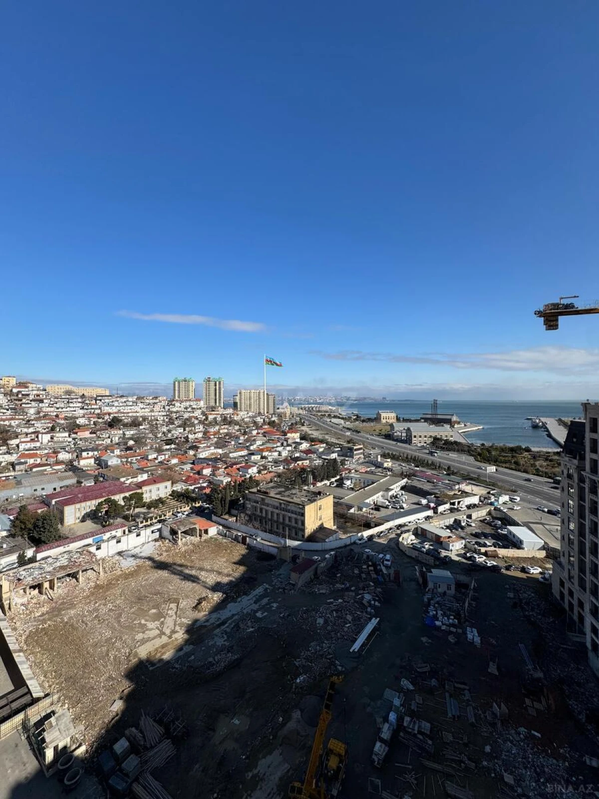 Satılır 3 otaqlı mənzil 154 m²