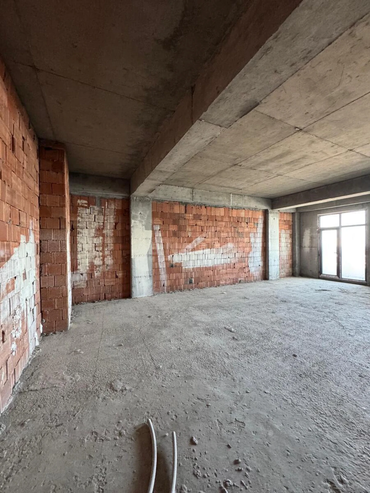 Satılır 3 otaqlı mənzil 154 m²