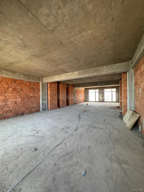 Satılır 3 otaqlı mənzil 154 m²