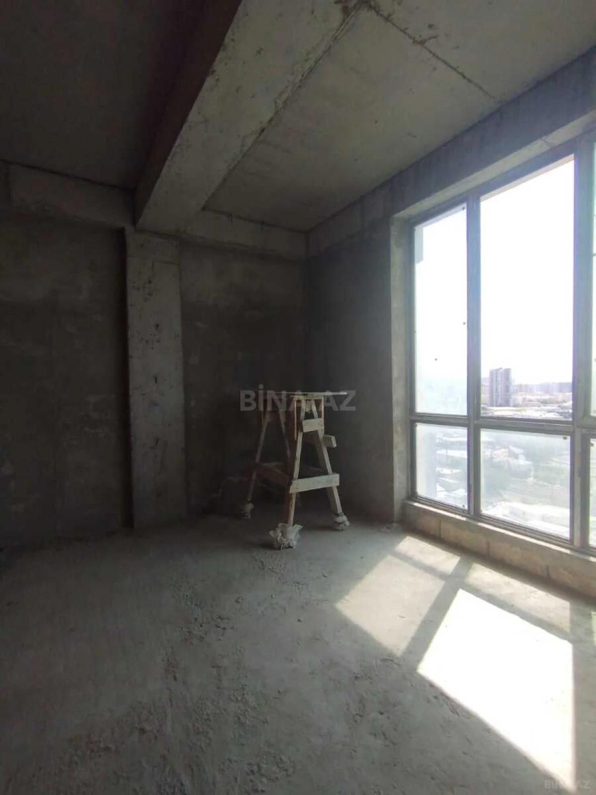 Satılır 3 otaqlı mənzil 148 m²