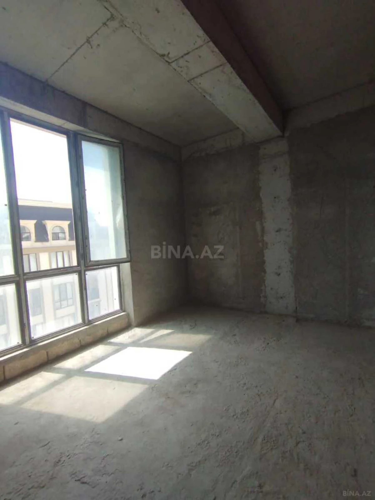 Satılır 3 otaqlı mənzil 148 m²