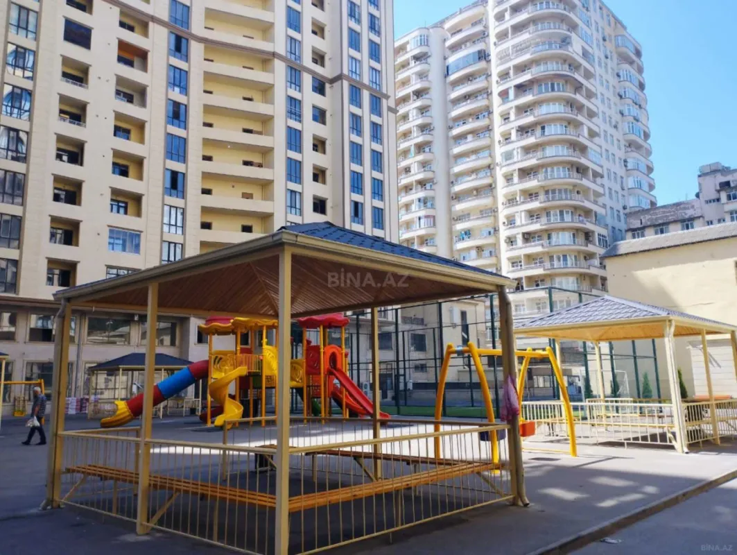 Satılır 3 otaqlı mənzil 148 m²