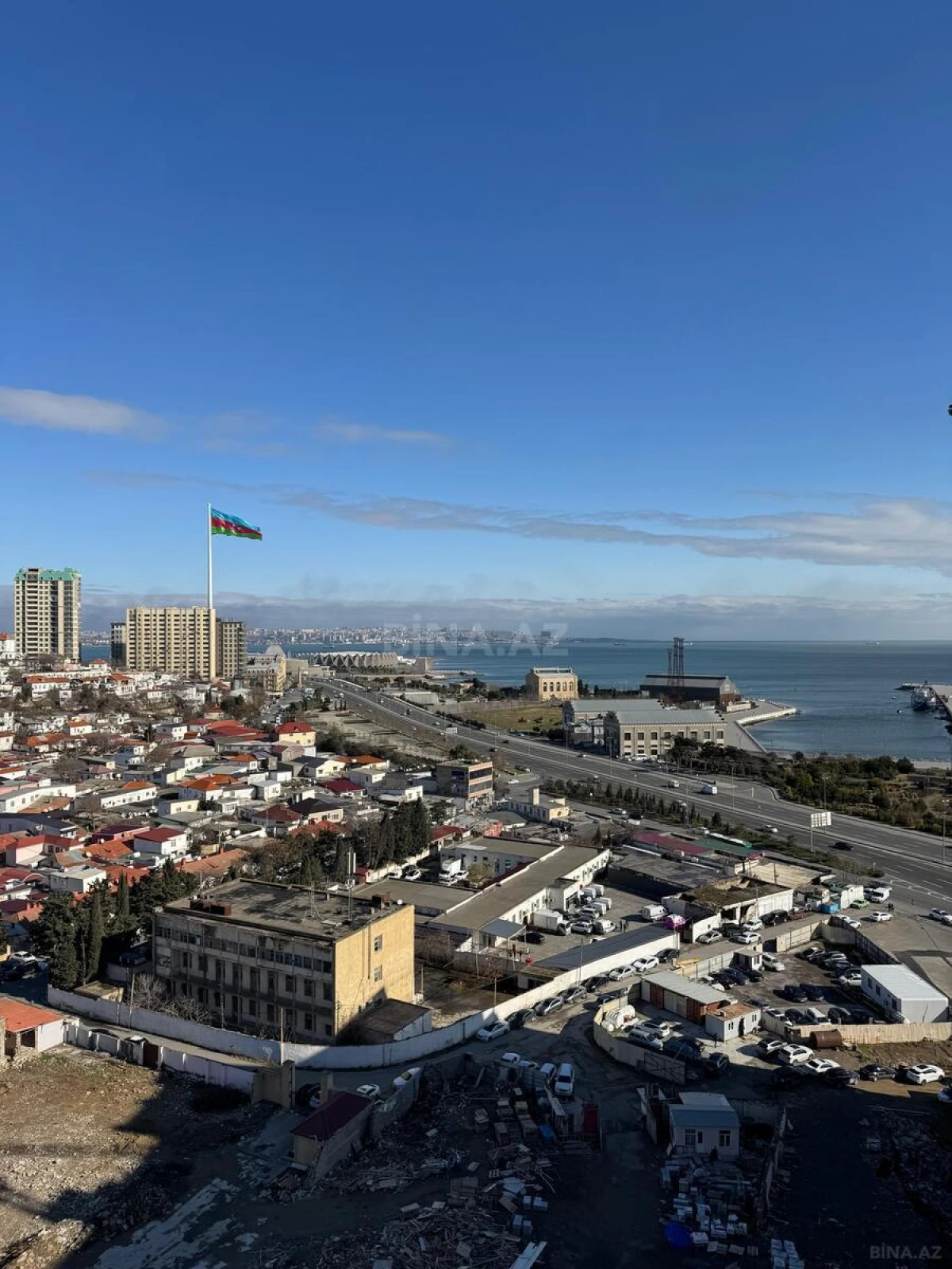 Satılır 2 otaqlı mənzil 72 m²