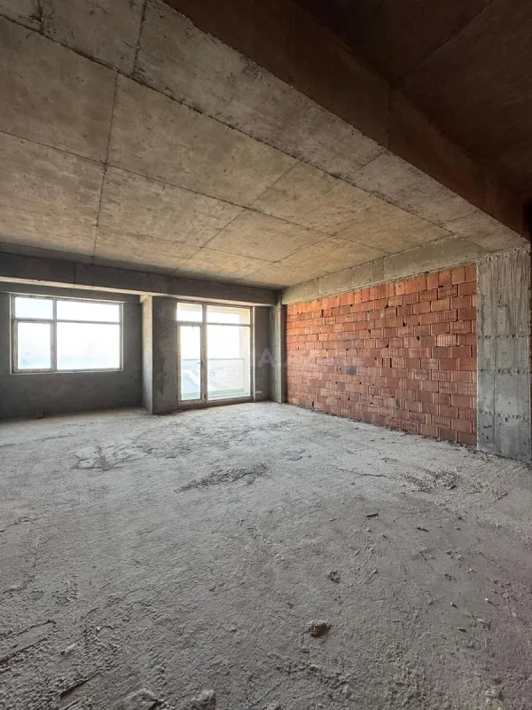 Satılır 2 otaqlı mənzil 72 m²