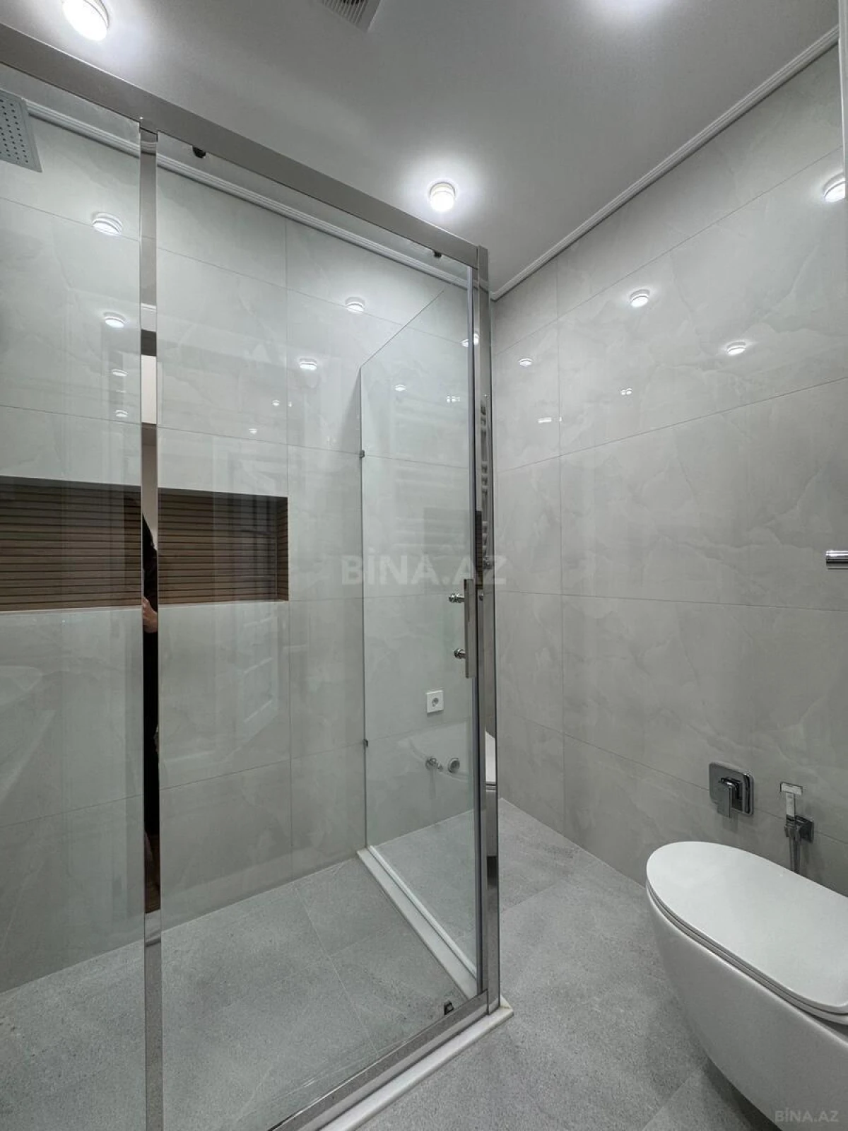 Satılır 2 otaqlı mənzil 65 m²