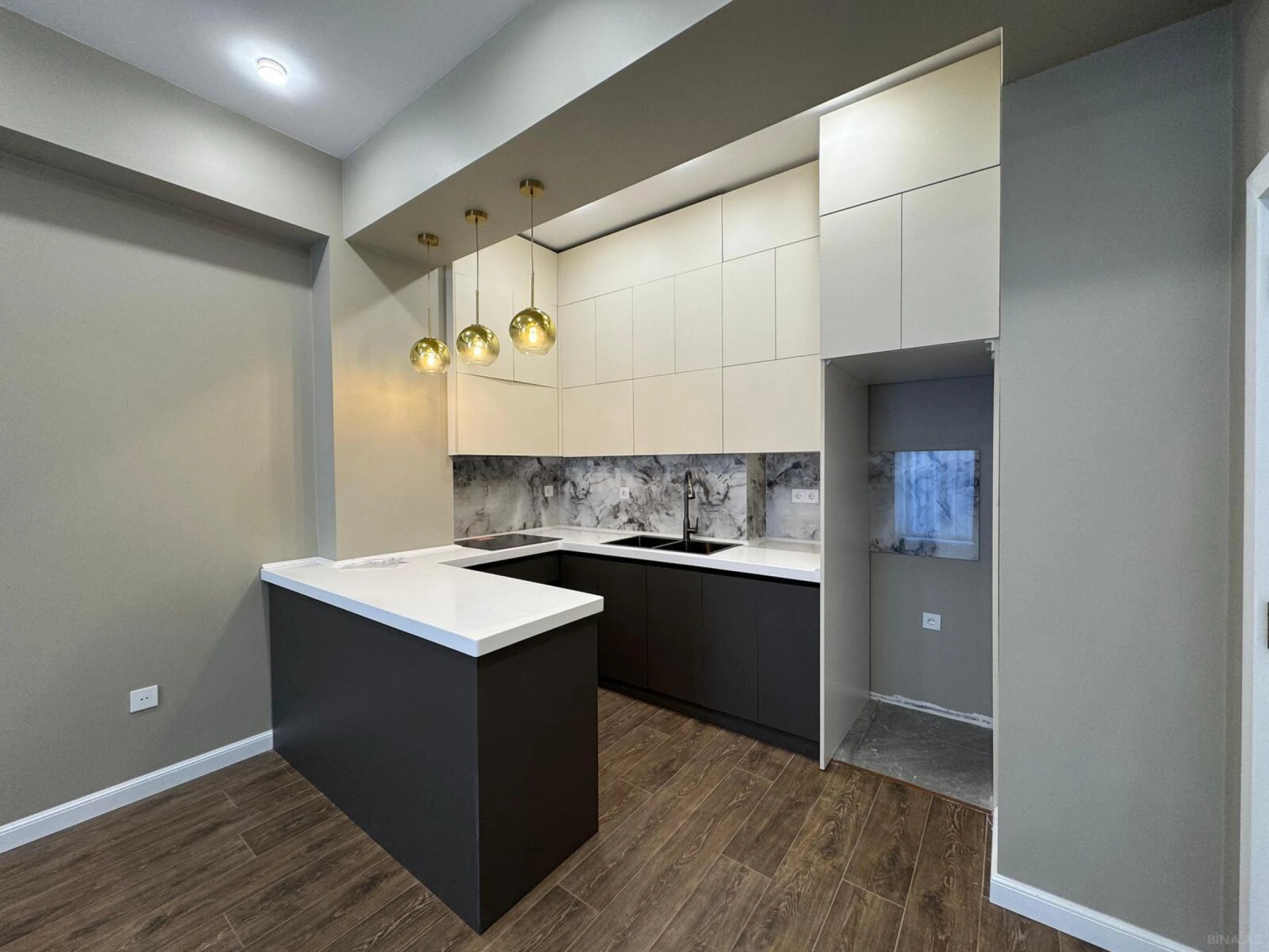 Satılır 2 otaqlı mənzil 65 m²