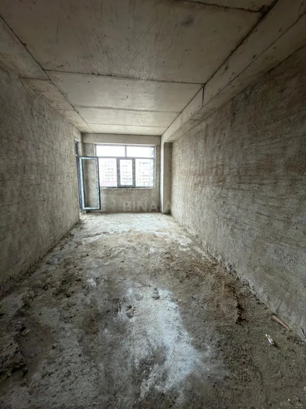 Satılır 4 otaqlı mənzil 137 m²