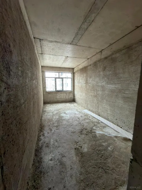 Satılır 4 otaqlı mənzil 137 m²