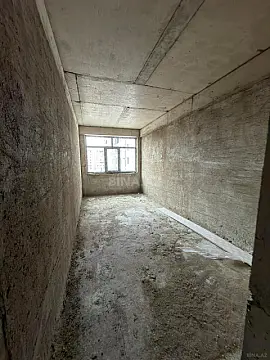 Satılır 4 otaqlı mənzil 137 m²