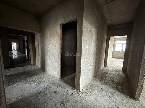 Satılır 4 otaqlı mənzil 137 m²