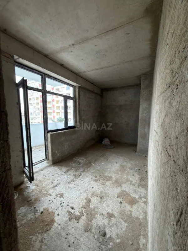 Satılır 4 otaqlı mənzil 137 m²