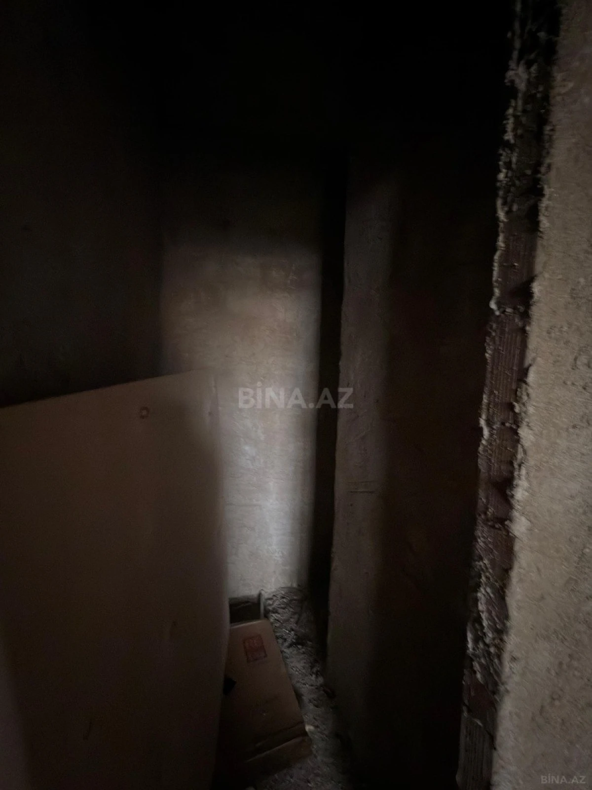 Satılır 4 otaqlı mənzil 137 m²