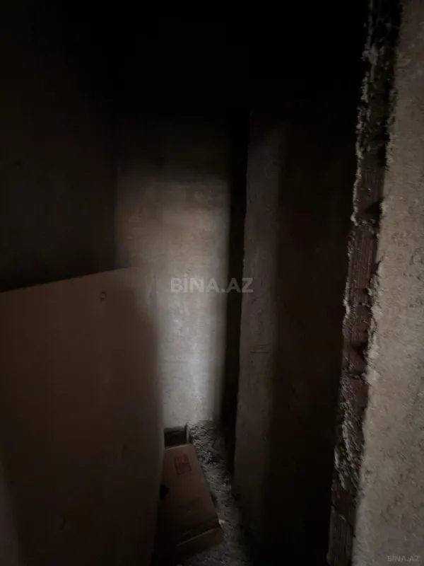 Satılır 4 otaqlı mənzil 137 m²