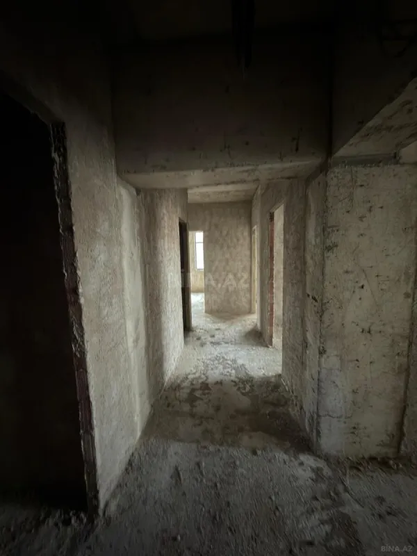 Satılır 4 otaqlı mənzil 137 m²