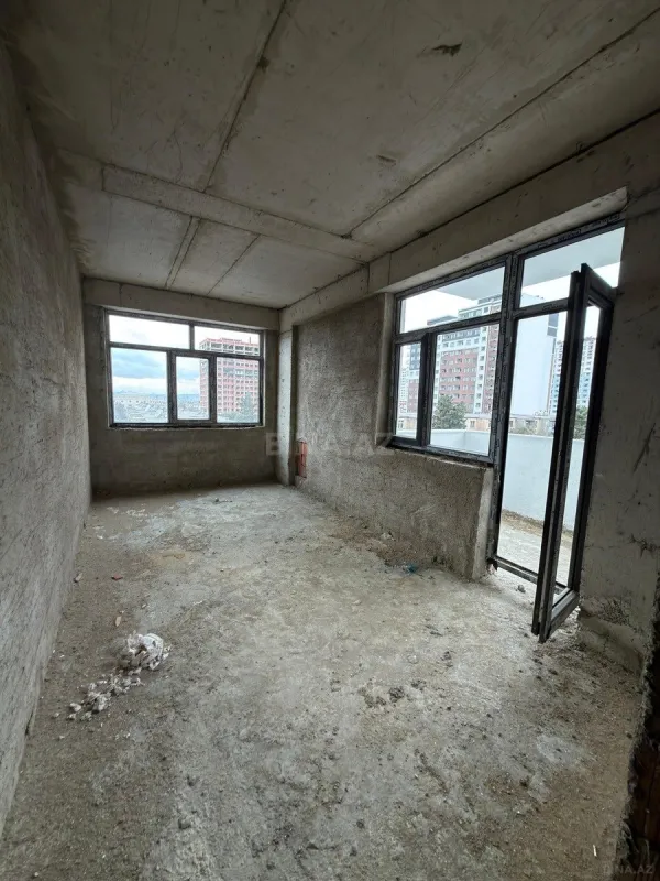 Satılır 4 otaqlı mənzil 137 m²