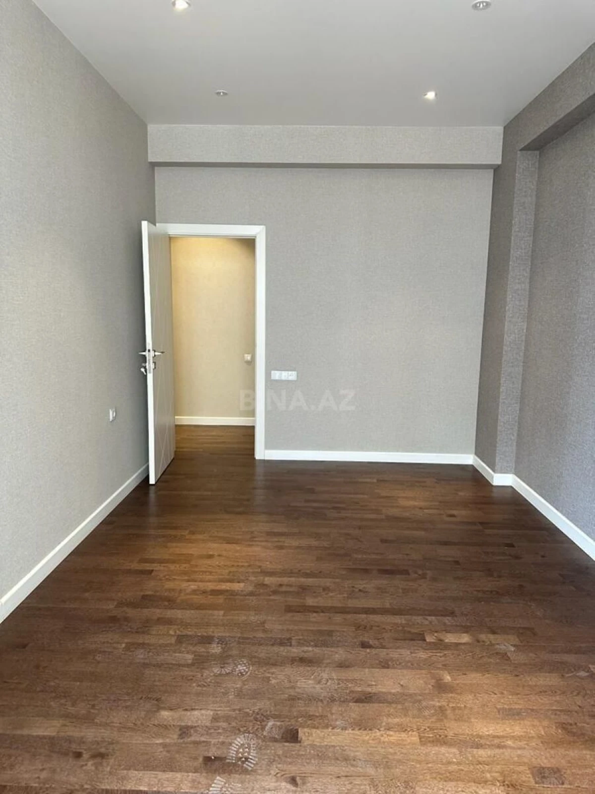 Satılır 2 otaqlı mənzil 103.4 m²