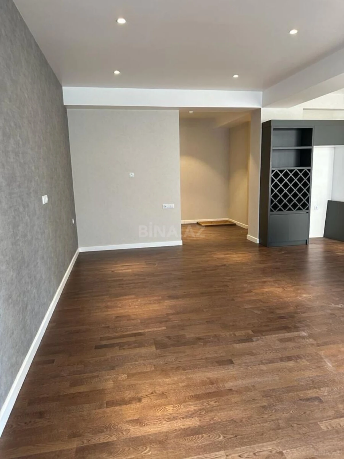 Satılır 2 otaqlı mənzil 103.4 m²