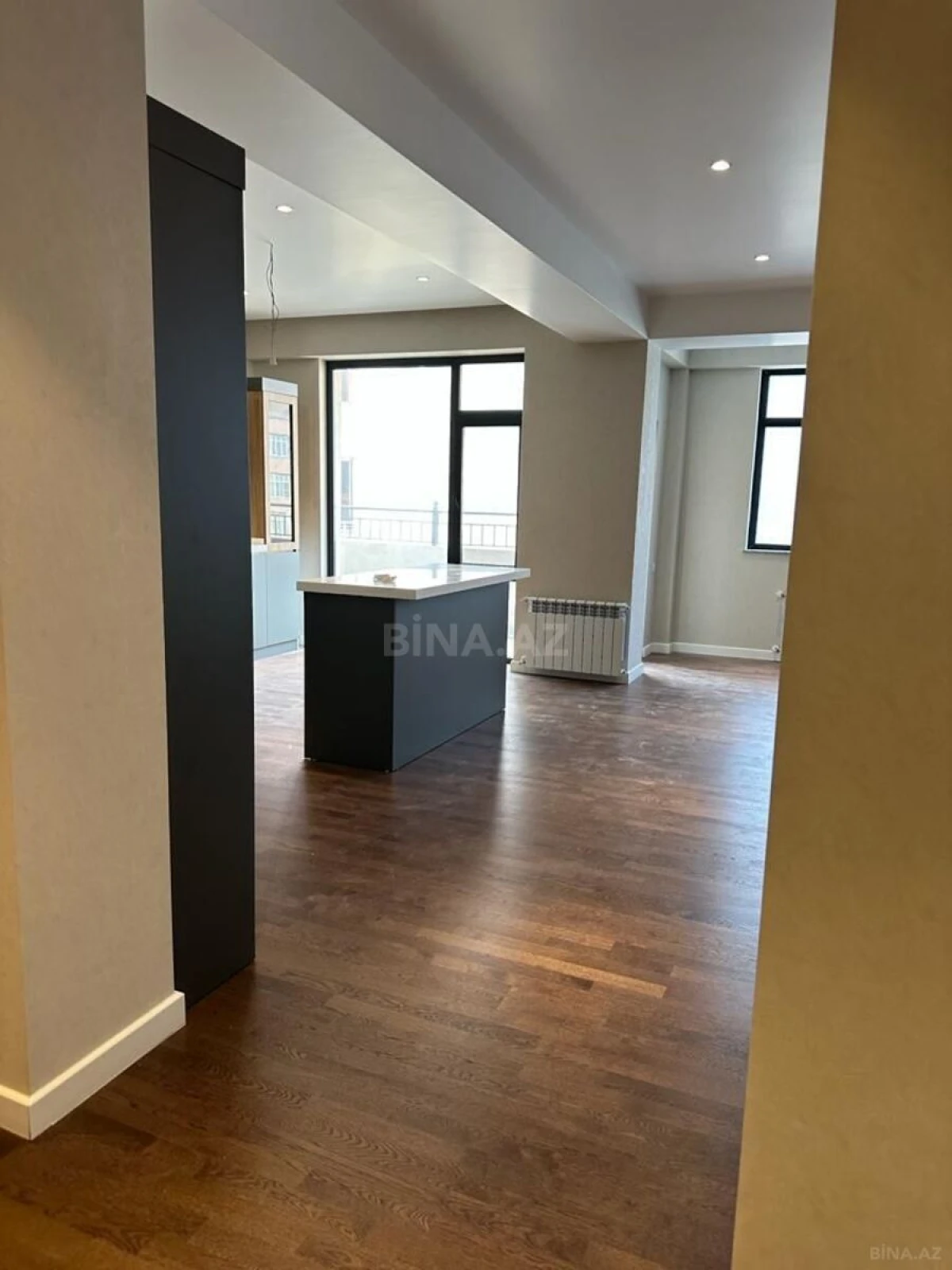 Satılır 2 otaqlı mənzil 103.4 m²