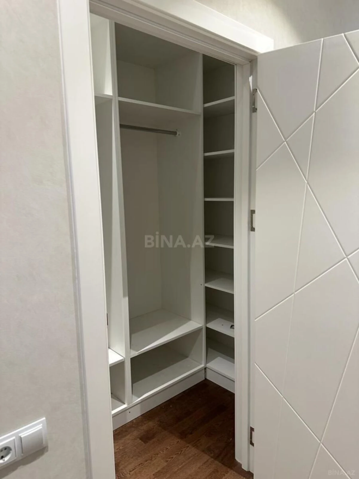 Satılır 2 otaqlı mənzil 103.4 m²