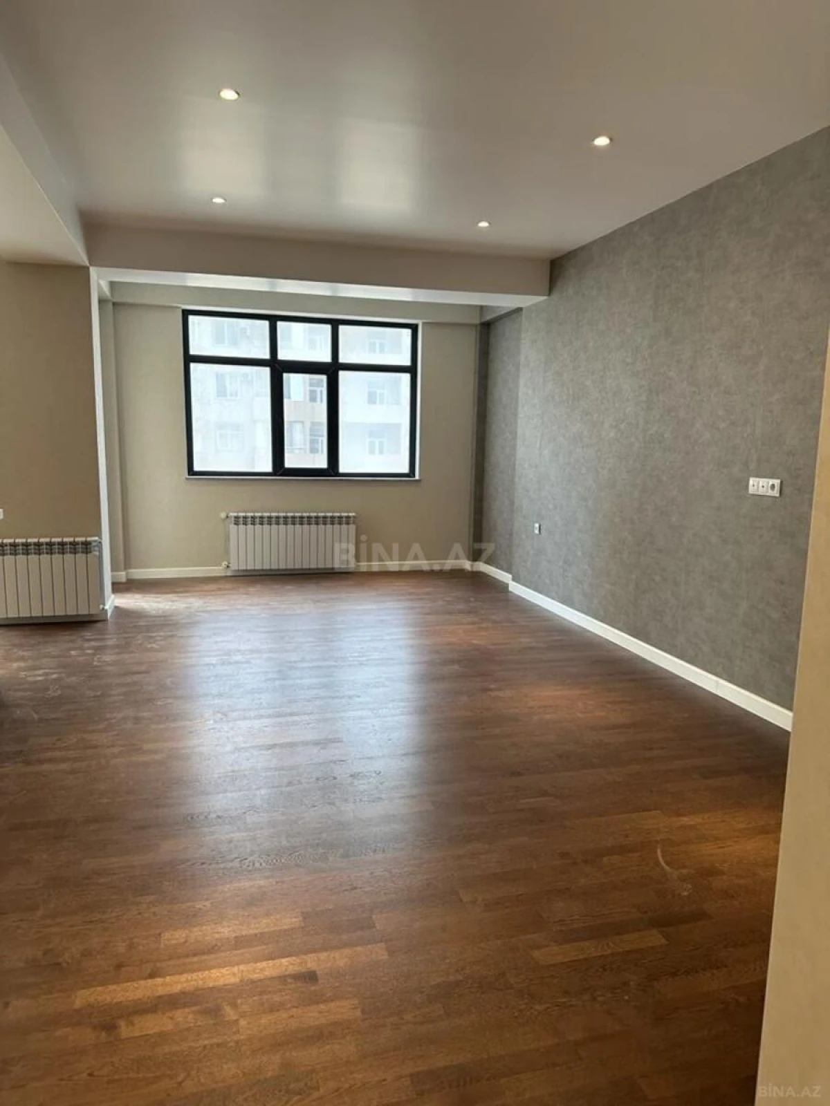 Satılır 2 otaqlı mənzil 103.4 m²