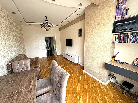 Kirayə verilir 2 otaqlı mənzil 65 m²