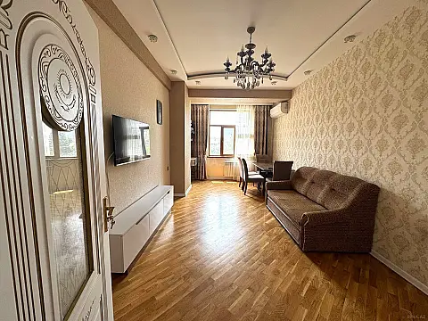 Kirayə verilir 2 otaqlı mənzil 65 m²