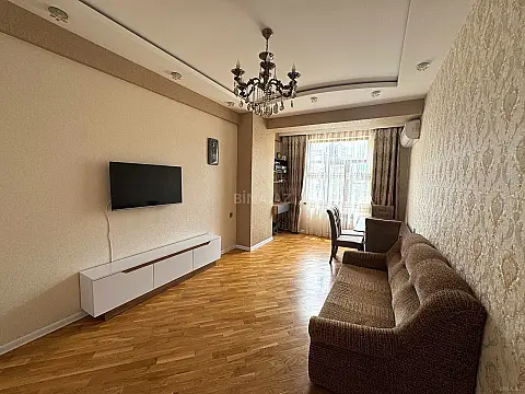 Kirayə verilir 2 otaqlı mənzil 65 m²