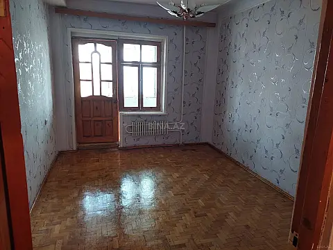 Satılır 4 otaqlı mənzil 115 m²