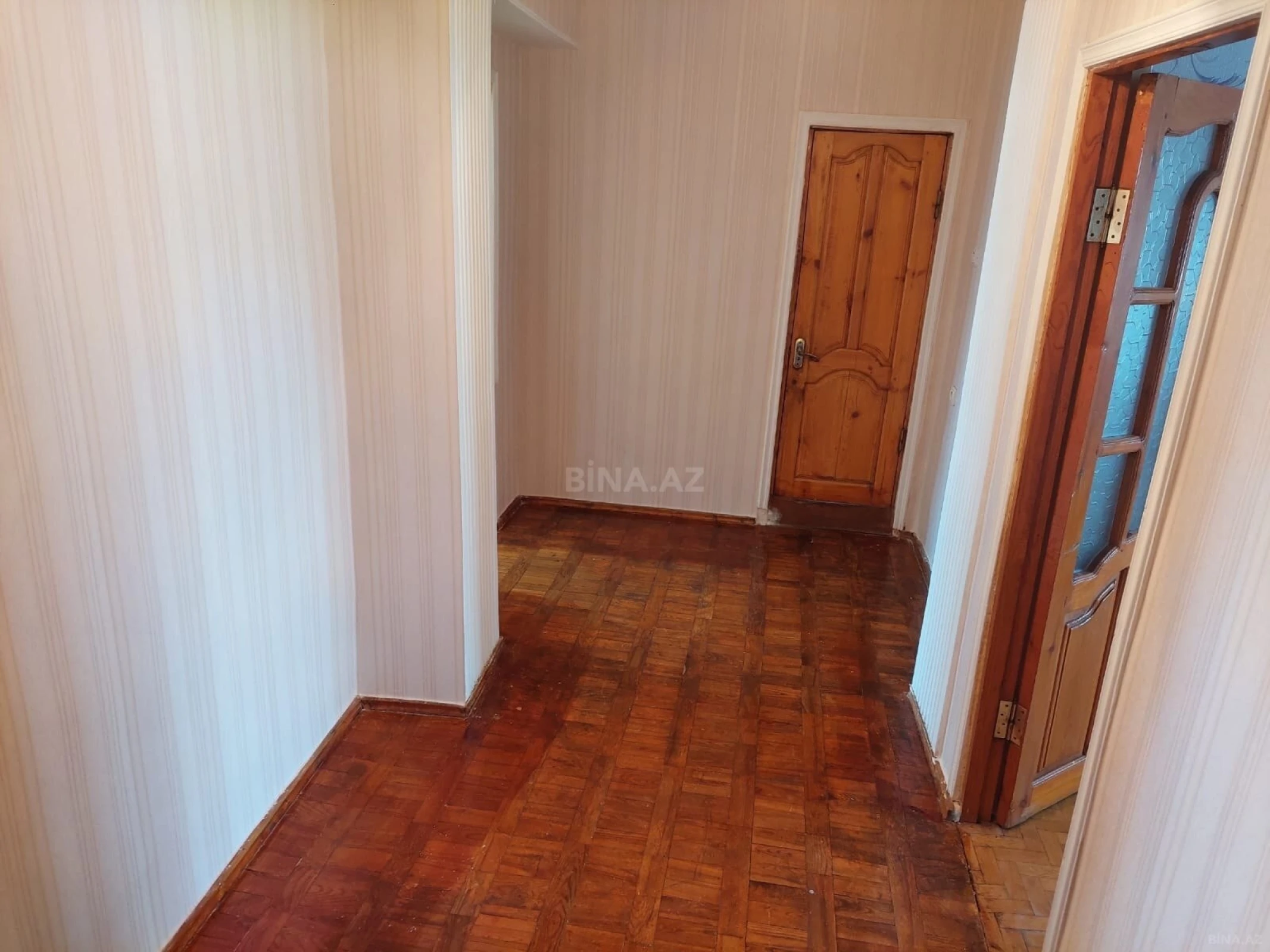 Satılır 4 otaqlı mənzil 115 m²